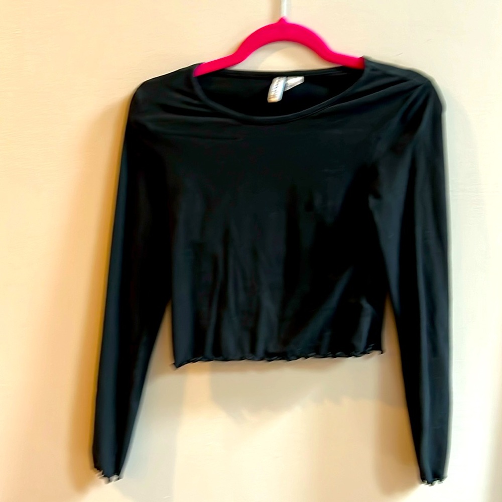 H&M Women’s Long Sleeved Black Scalloped Edge Shirt Size Small